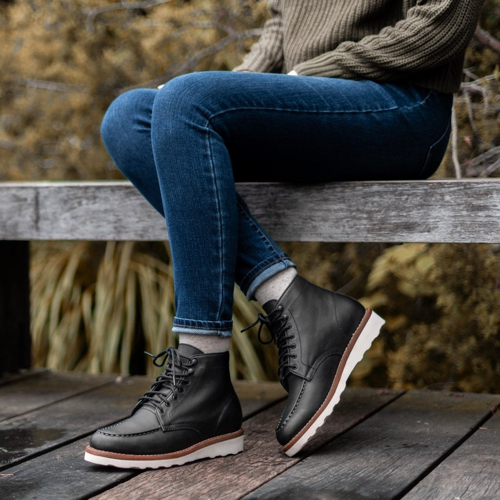 Diplomat | Black