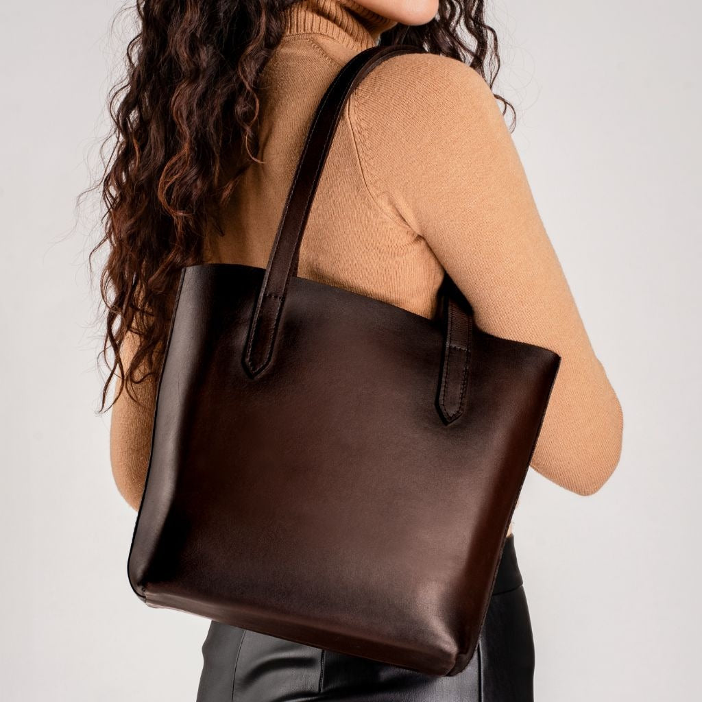 Everyday Tote | Old English (S)