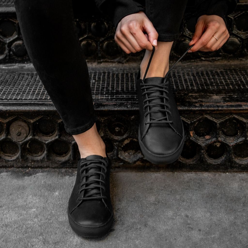 [S] Women's Premier Low Top | Black Vachetta