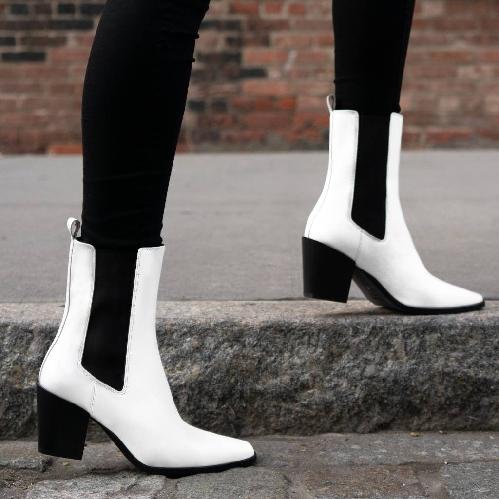 [W] Soho | White